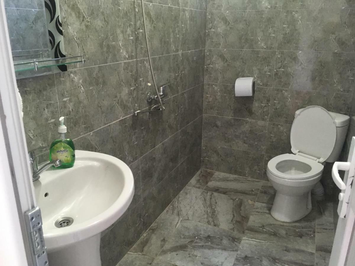 Megobroba Inn Dzentsmani Ngoại thất bức ảnh